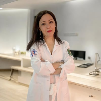 Andréa Gracindo no consultório em Ribeirão Preto